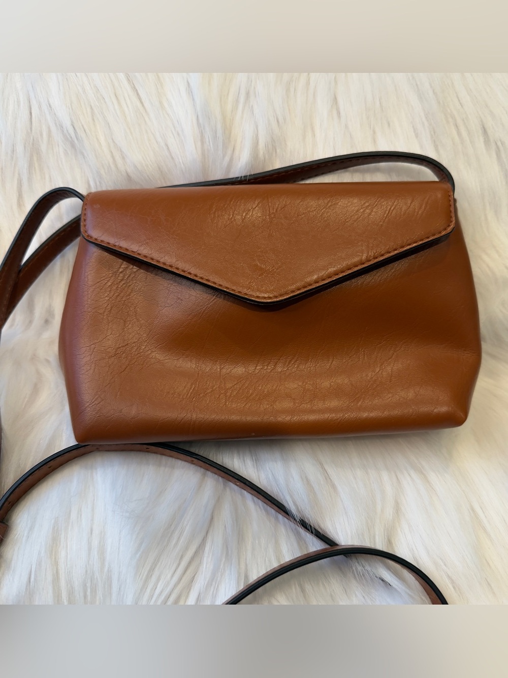 Universal Thread Tan Envelope Crossbody Bag